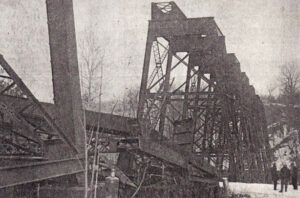 dismantling the bridge in 1962